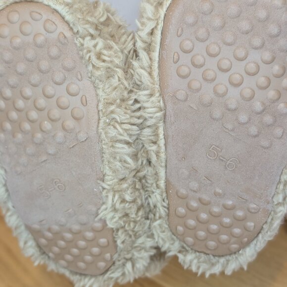 ❤️ 2 for 10 ❤️ Gap Teddy Bear Fluffy Slippers - Picture 3 of 4